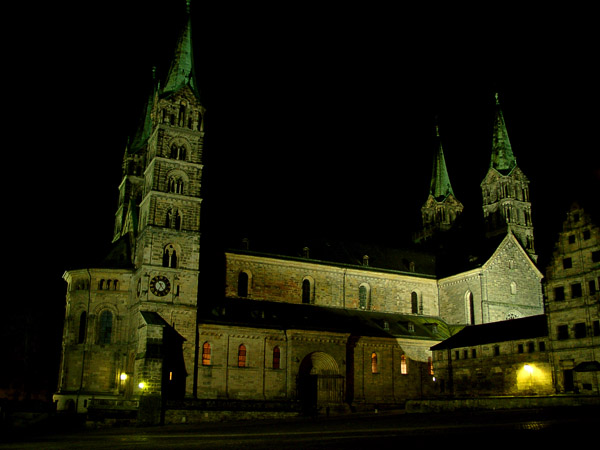 013016 Bamberger Dom bei Nacht